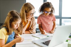 L'evoluzione del framework DigCompEdu: cosa c’è di nuovo nel 2025 1 L'evoluzione del framework DigCompEdu: cosa c’è di nuovo nel 2025